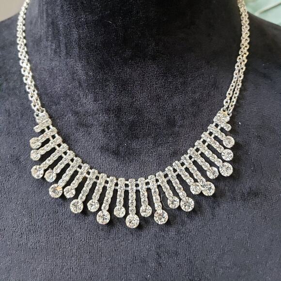 Womens Fashion Silver Tone Rhinestones Trim Blings Necklace Jewelry with Lobster - Picture 2 of 6